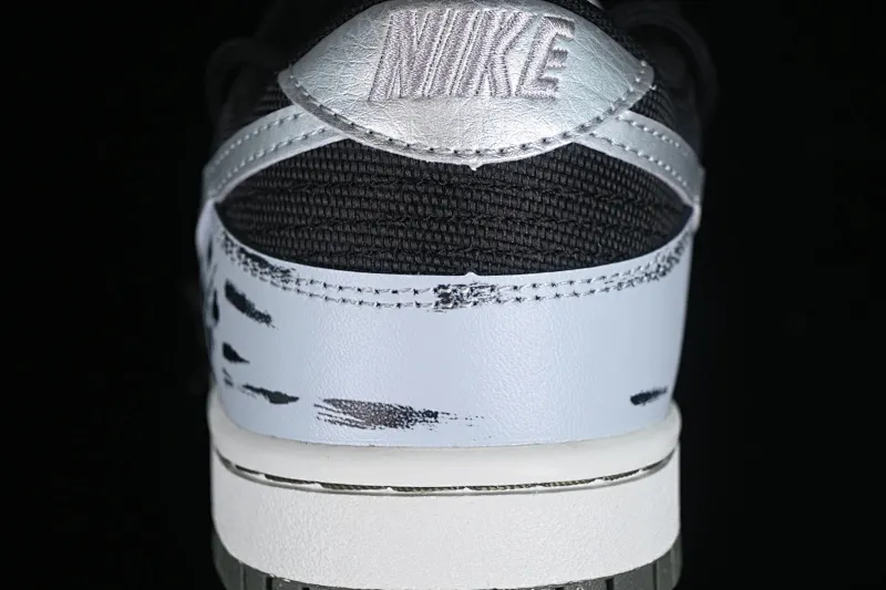 All Categories Nk SB Dunk Series Nk SB Dunk Low Low-top sneakers Nk Dunk Low Sanci Lab Dark Poker Old Dirty Shoes Premium Gray Cashew Pattern SB Strap Low-top Casual Shoes DM0108-001